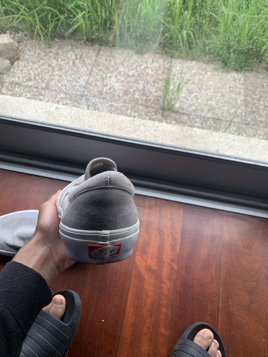 Sapatos da vans cinzentos