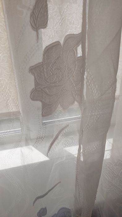 Продам комплект тюль разной расцветки и размера.