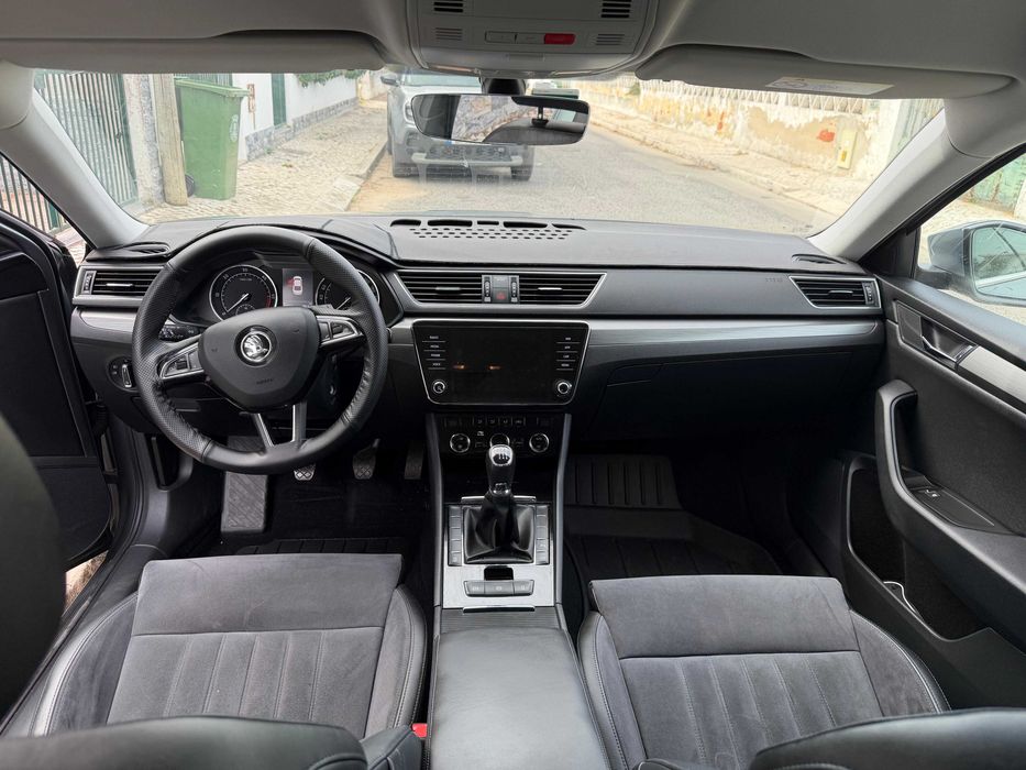 Skoda Superb 2.0 TDI 150cv | 2019 | Diesel | Excelente Estado — photo 4