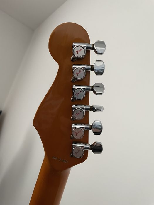 Gitara Fender la brea elektroakustyczna