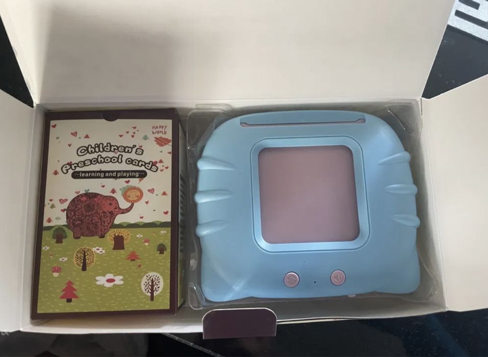 Інтерактивна іграшка для вивчення англійської мови