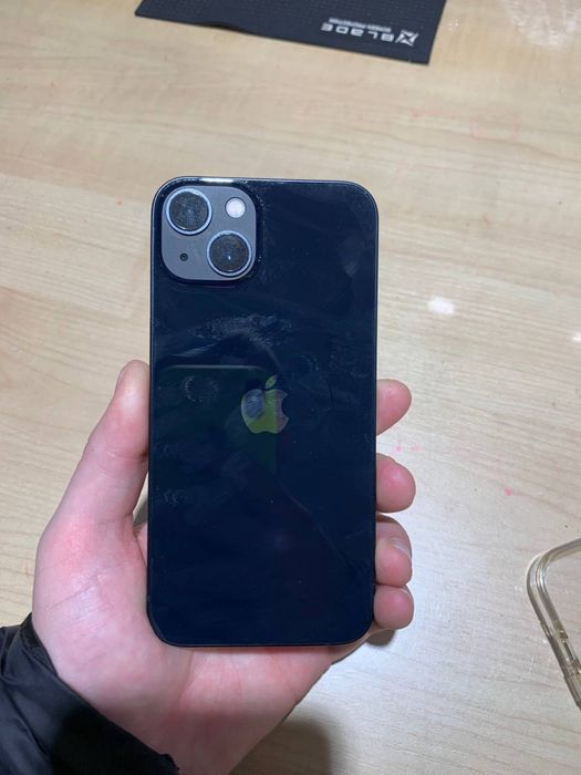 Продам 13 айфон на 128 гб в хорошому стані.