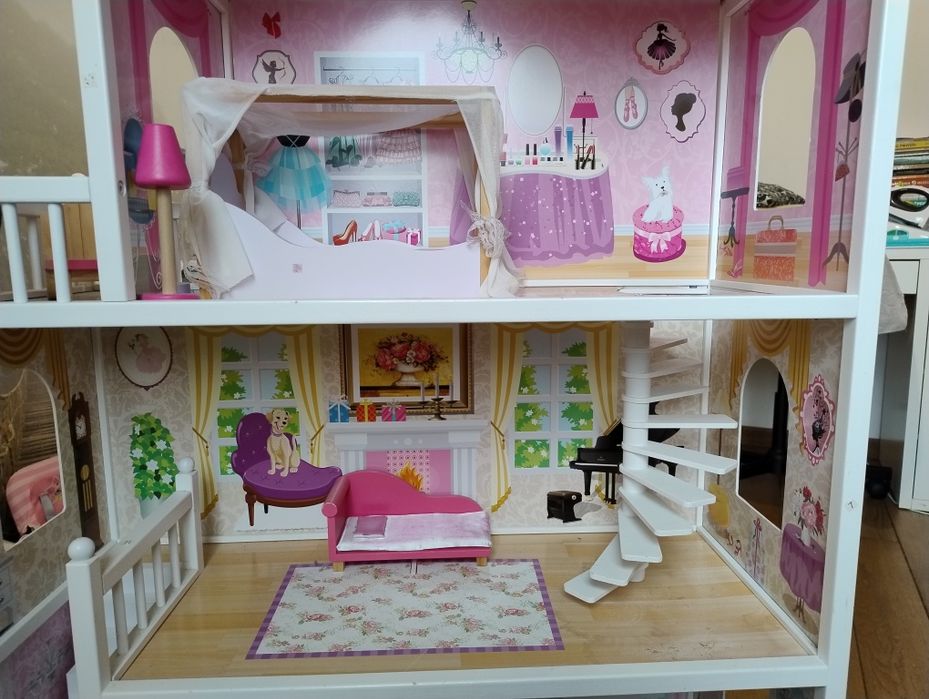 Sprzedam duży domek dla lalek używany odbiór w Mrowinie lub Gnieźnie