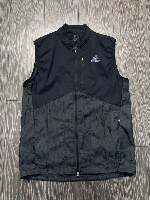 Adidas чоловіча бігова жилетка легка безрукавка для спорту оригінал L