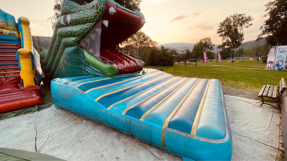 Dmuchaniec, zamek dmuchany, połykacz