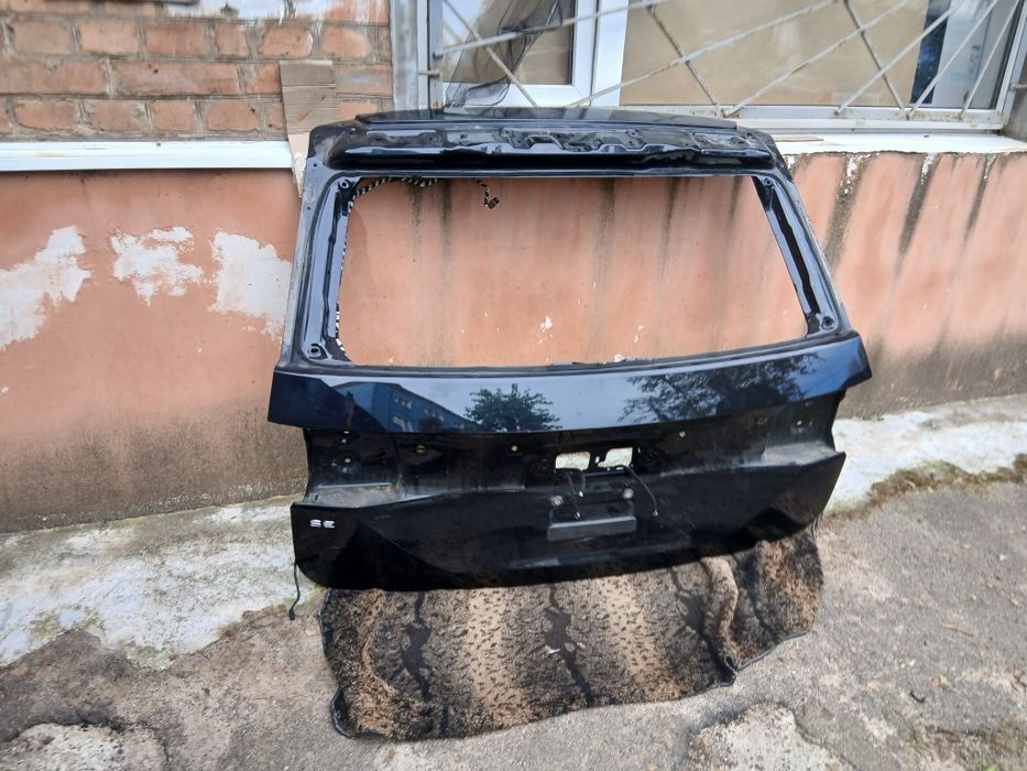 кришка багажника Volkswagen atlas 2025