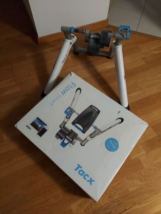 Trenażer interaktywny trening w domu Tacx Bluetooth Ant+ Zwift Rouvy