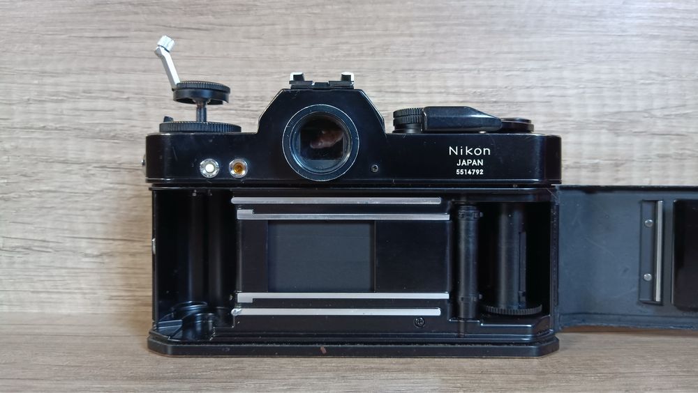 Плівкова камера Nikon Nikkormat EL