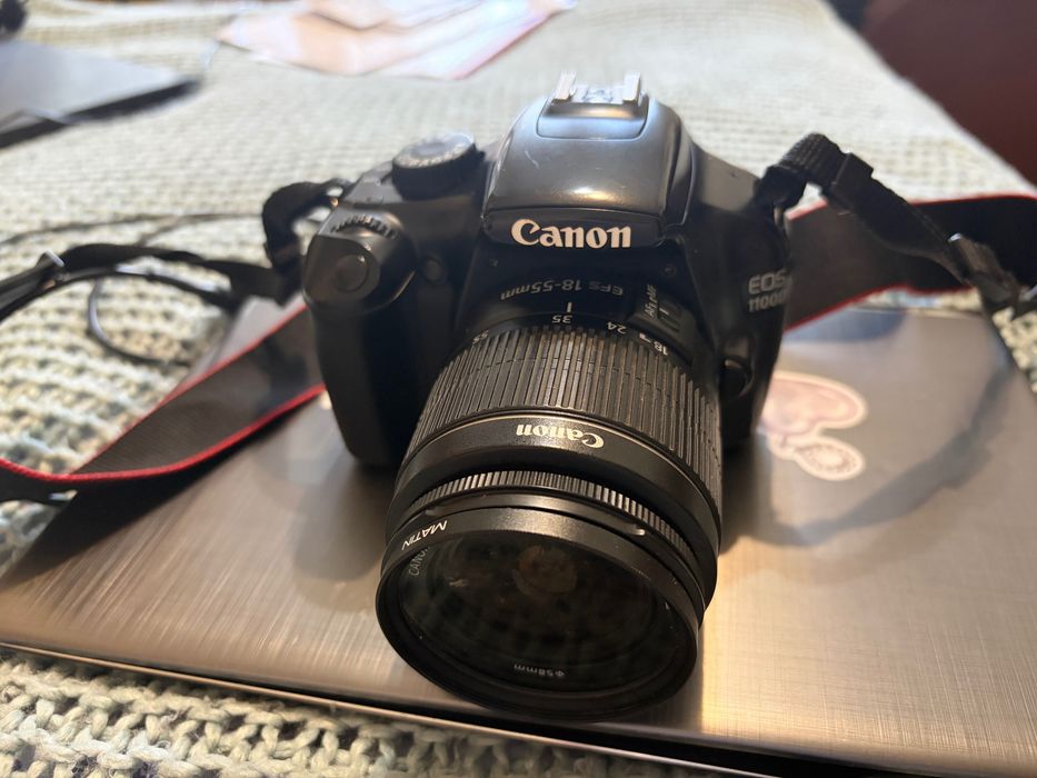 Фотоапарат Canon EOS 1100D