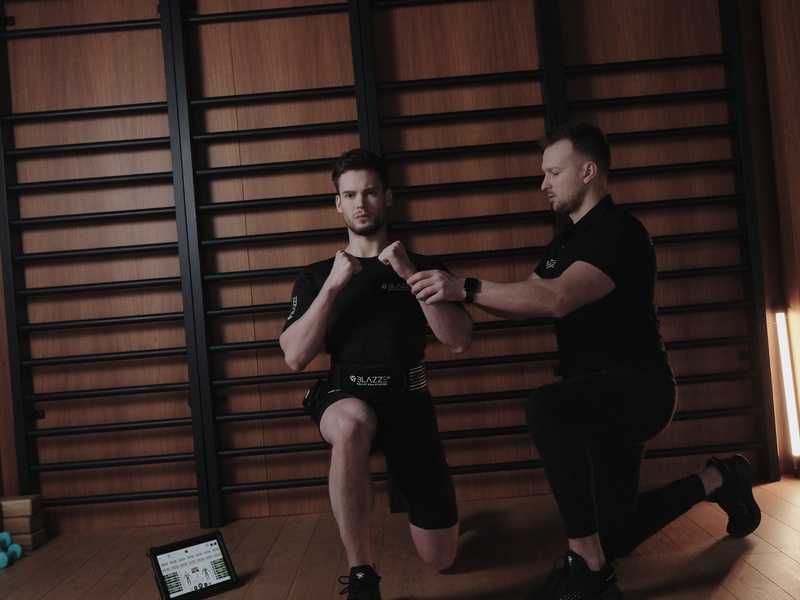 Blazze Smart EMS System® Suchy, bez kabli EMS