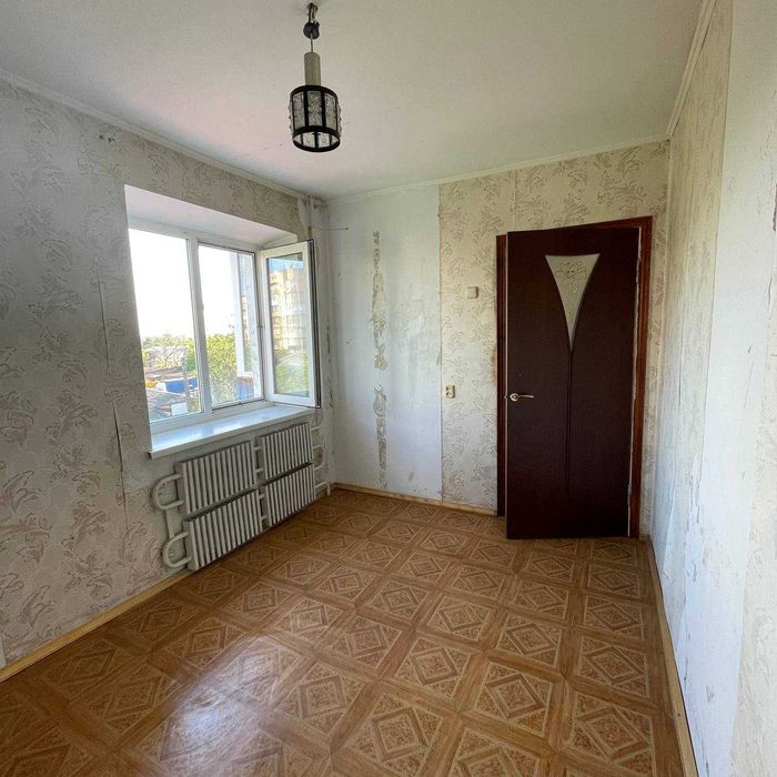 Продам 4 к. квартиру на Одесской, ул. Ньютона 6