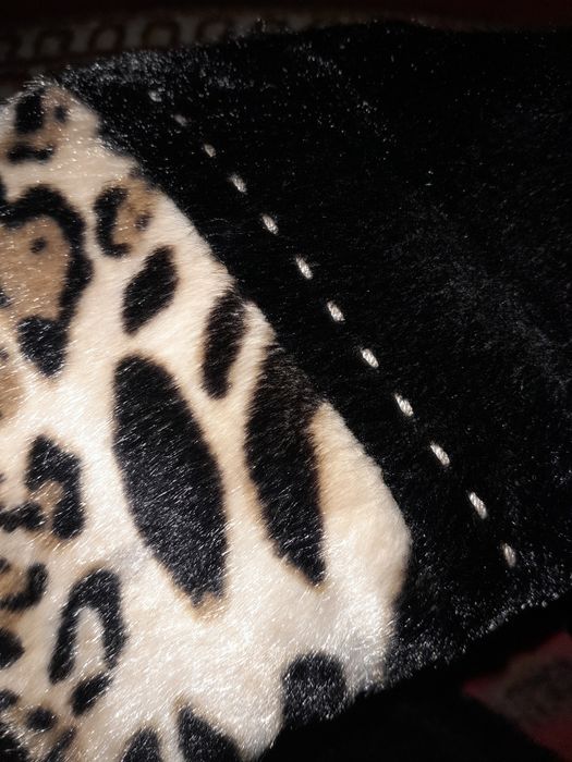 Коротка курточка ,зі штучного хутра