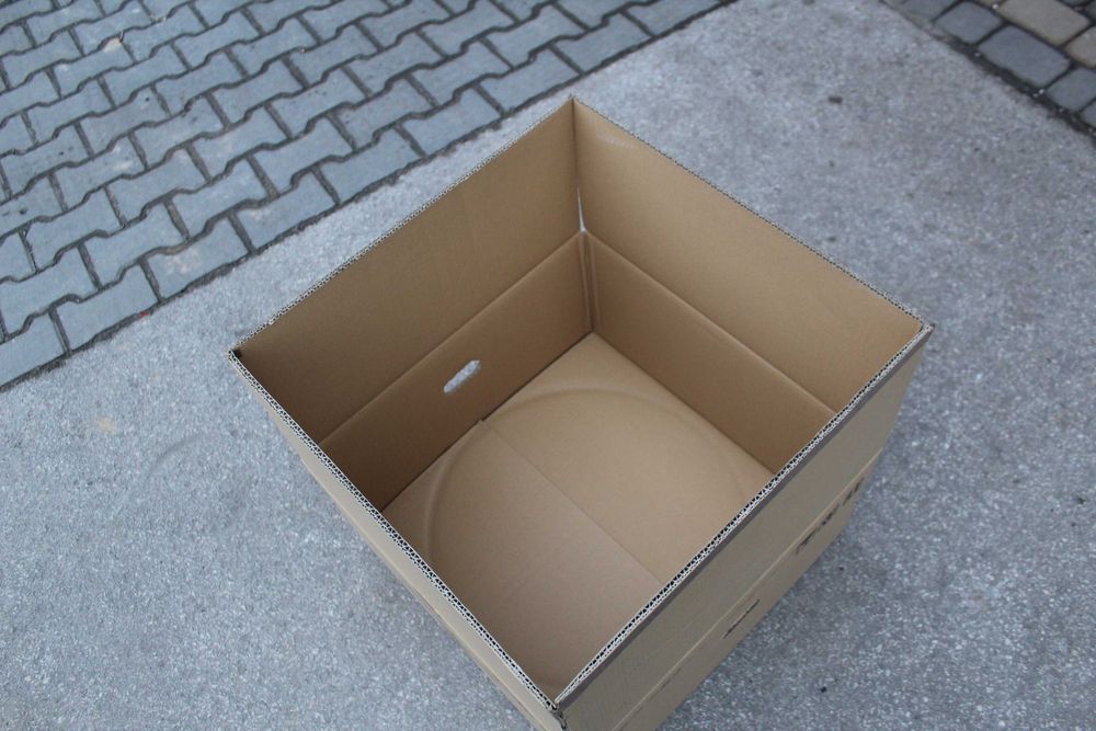 Karton Pudełko 570x570x280 na felgi 20-21 cali Jak Nowy