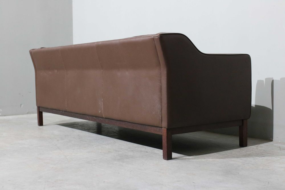 Sofá nórdico de 3 lugares em couro