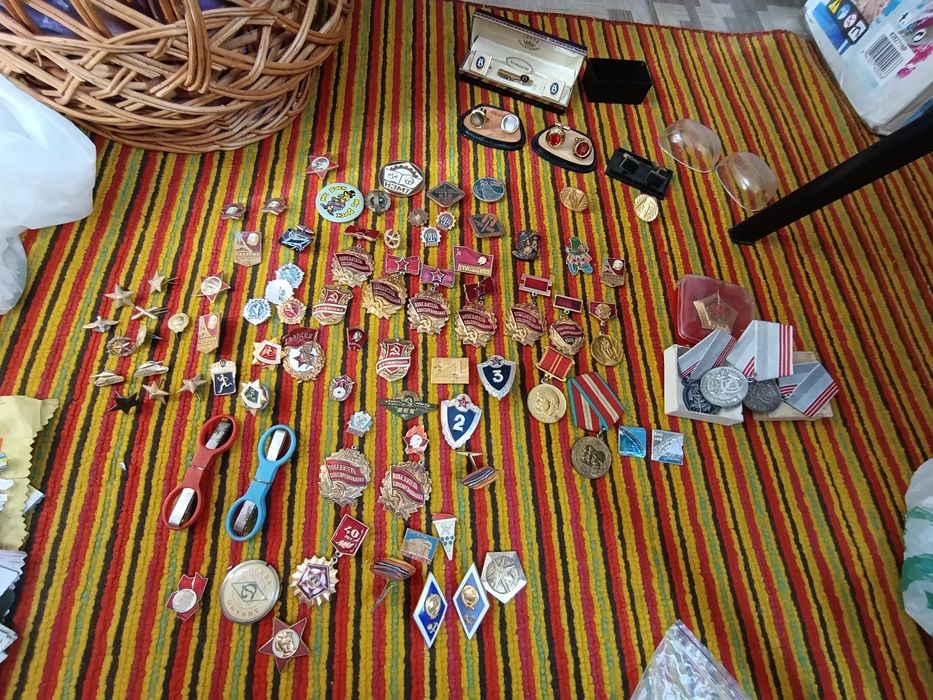 Значок времён ссср