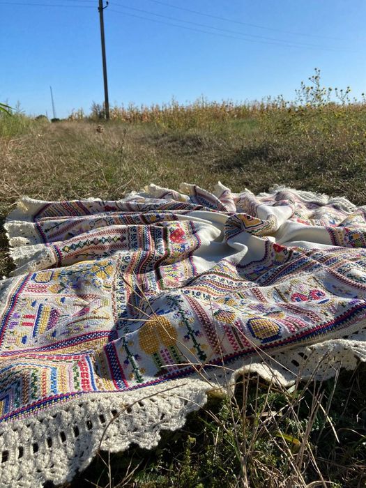 Унікальний вінтажний килим ручної роботи|Вишивка+ мереживо|136х139 см