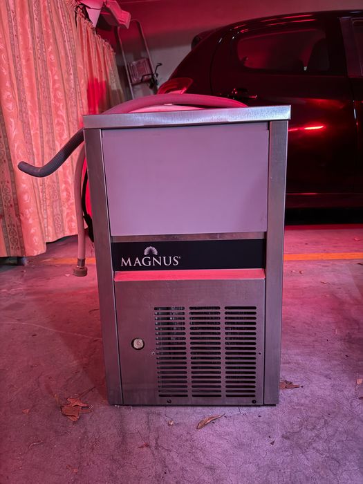 Máquina de Gelo Profissional Magnus MP 25/6 – 25kg/24h