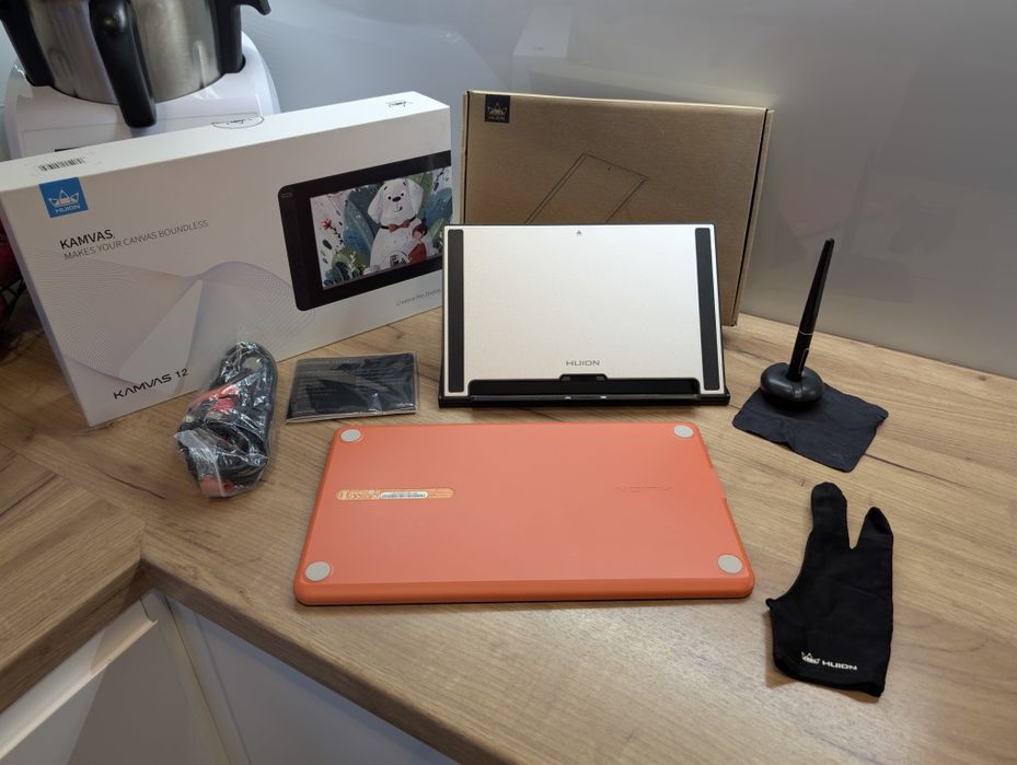 Tablet graficzny HUION Kamvas 12 +gratis podstawka o wartości 150zł