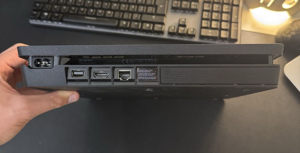 PlayStation 4 - 1Tb Preta