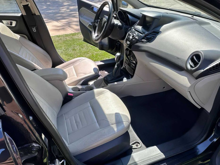 Ford Fiesta Titanium      2014