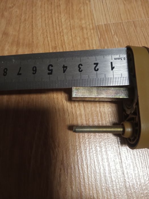 Klamki secustik do okien złote