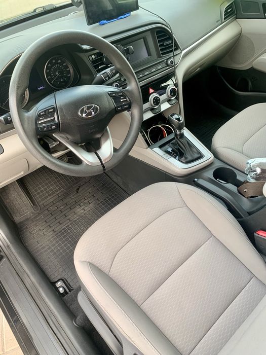 Hyndai Elantra 2019