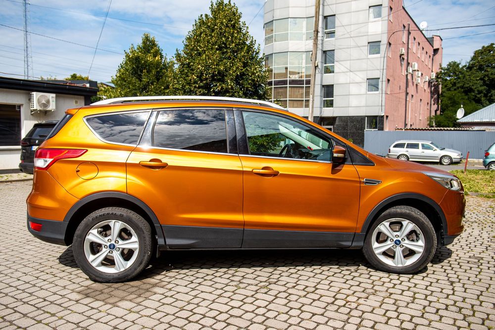 Ford Kuga 2015, дизель 2 л.