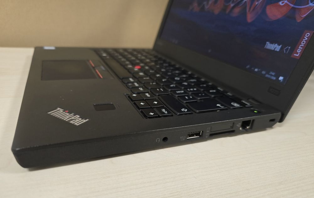 Lenovo ThinkPad X270