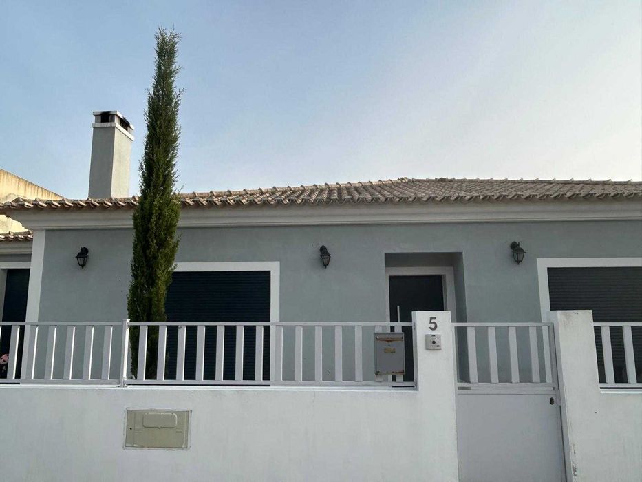 Moradia T4 Piscina e Garagem em Azeitão