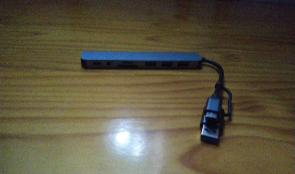 OTG Hub USB-C 8 em 1 USB e áudio 3,5 mm. Novo