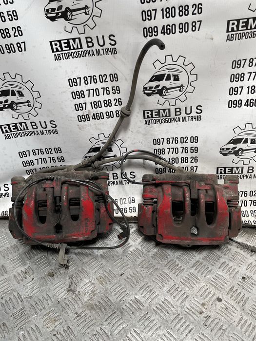 Супорт передній лівий правий Mercedes Vito W639