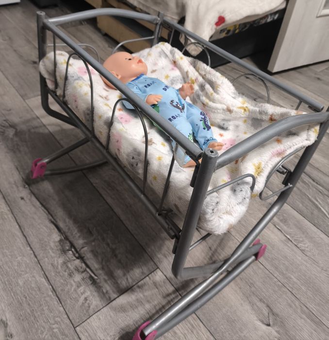 Колиска для ляльки