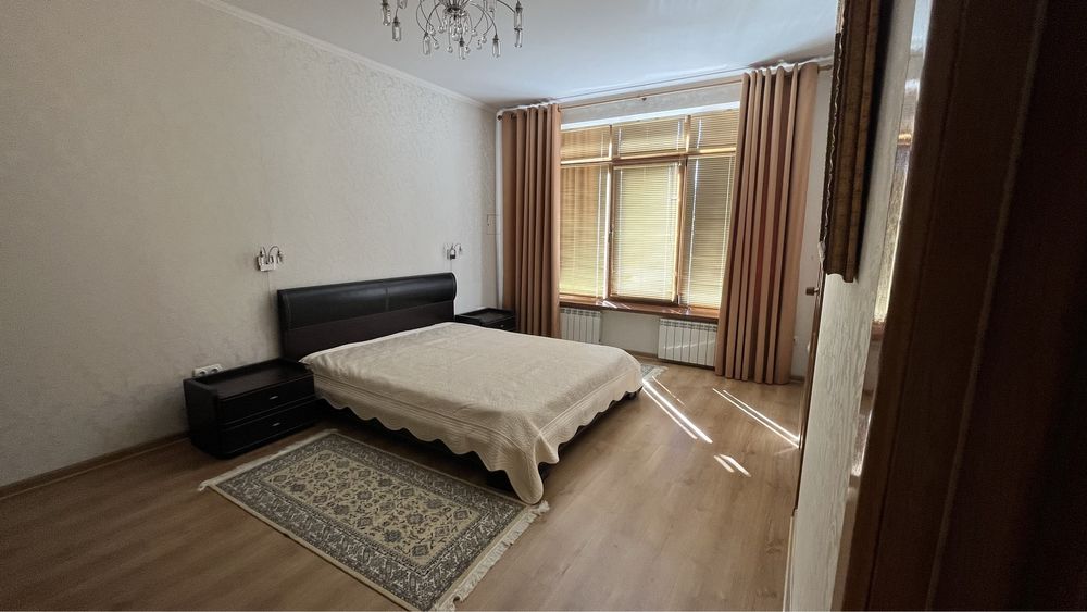 Будинок на березі річки