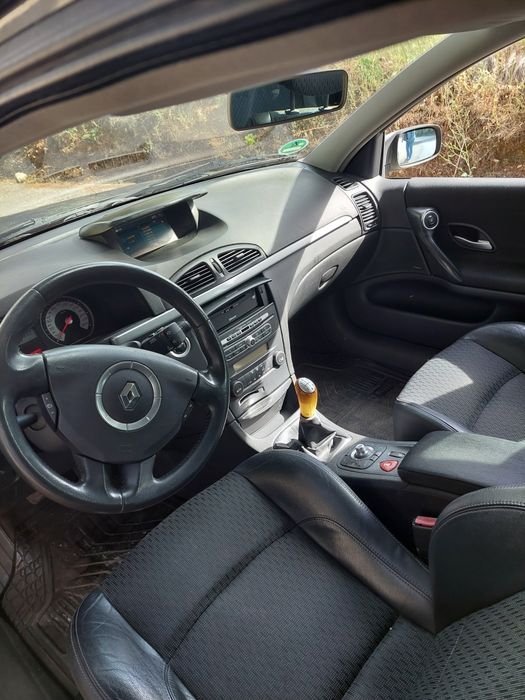 Para peças Renault Laguna 2.0i 16Valvulas gasolina ano 2006