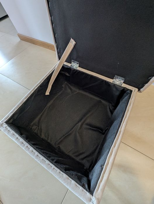 Używany podnóżek/pufa ze schowkiem