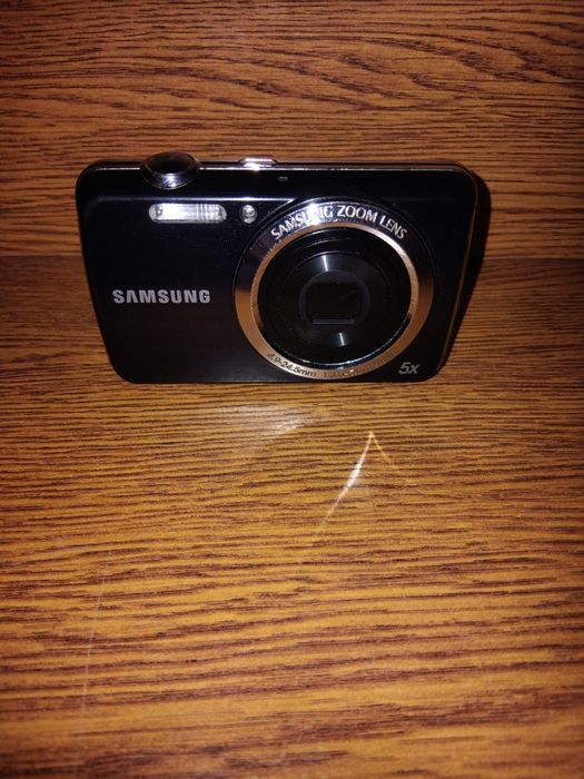 Samsung PL20 Black цифровий фотоапарат