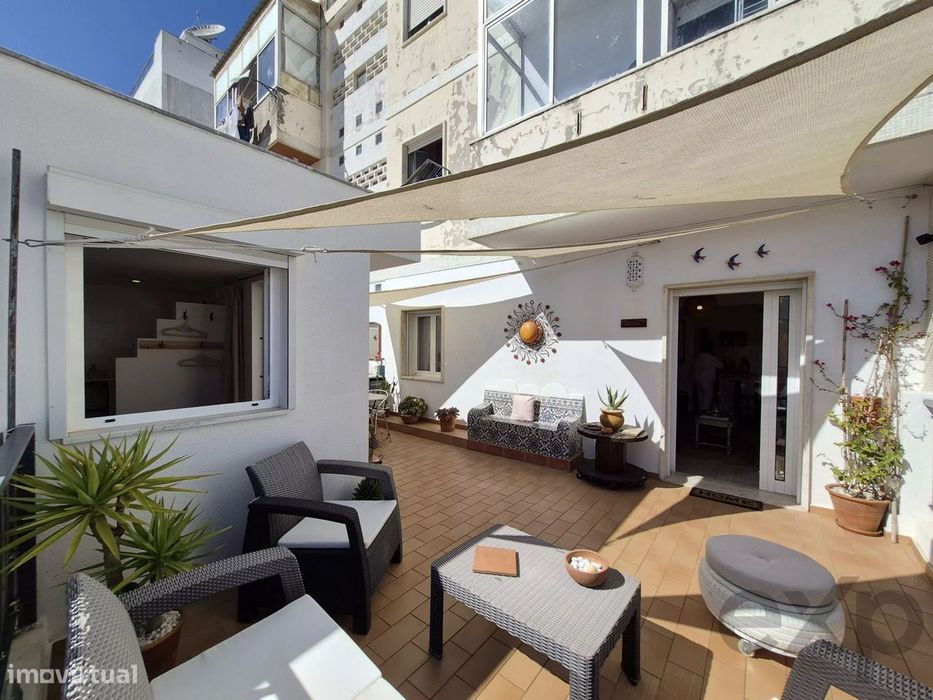 Apartamento charmoso T1+1 com amplo terraço no coração do centro histó — Portimão, Faro