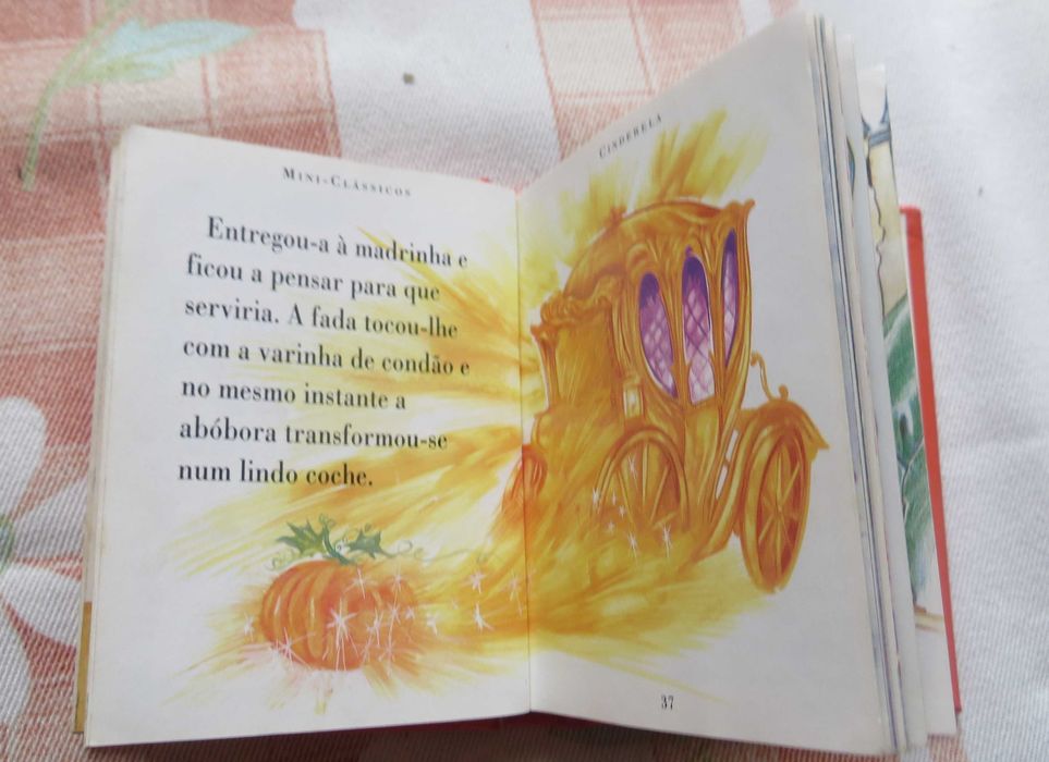 Livro Cinderela Um passeio Original e Como se criou a história em 1697