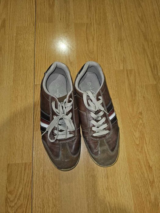 2 pares de Sapatos Deichmann