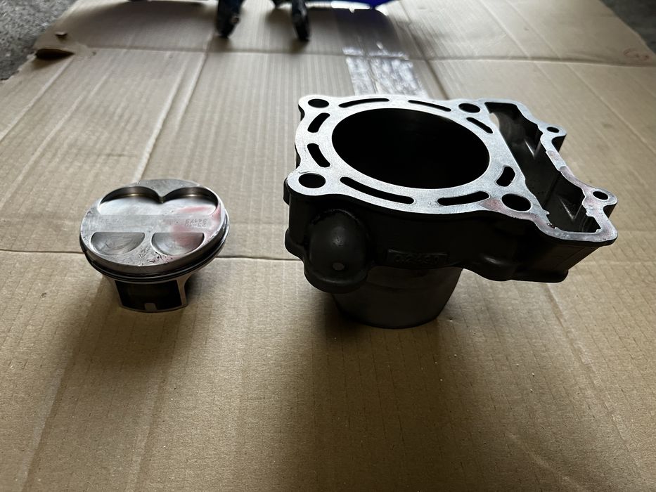 Cylinder z tłokiem kxf /rmz 250 04-09 tłok vertex