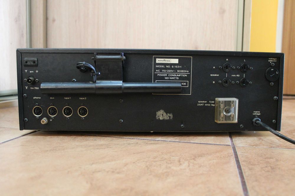Piękny Amplituner Stereo Nordmende RE 1050