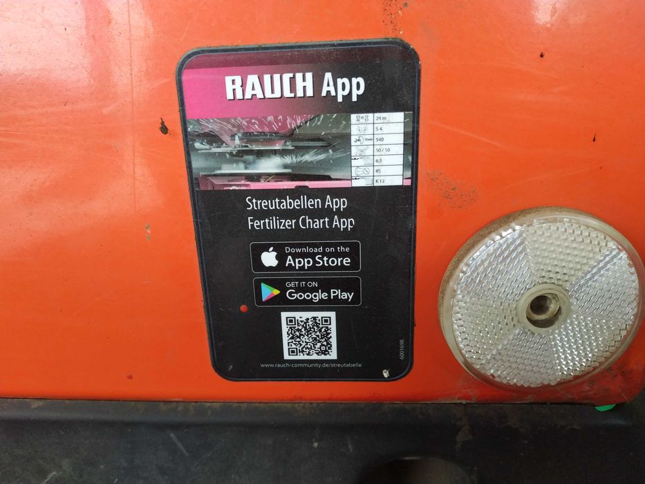 Розкидач мінеральних добрив Rauch AXIS 30.2