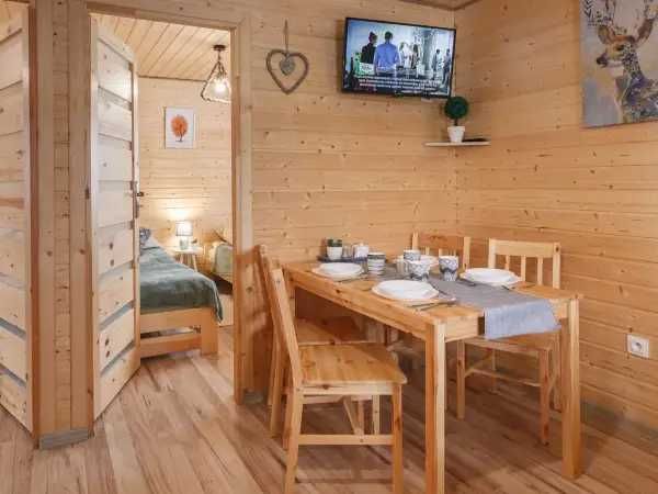 Domek z jacuzzi Solina Zawóz | Domki w Bieszczadach | prywatna plaża