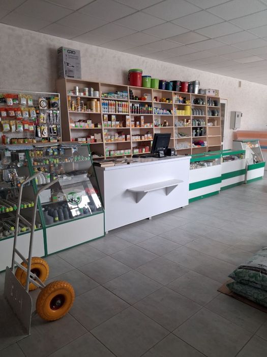 Продам приміщення 140 м2  під магазин , салон краси