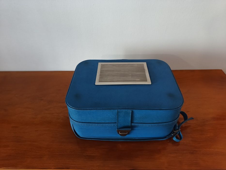 Stary sprawny gramofon