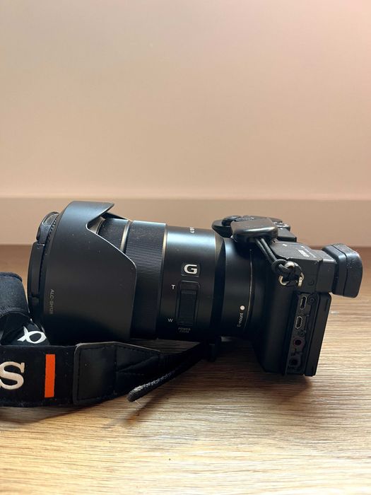 Sony A6600 com acessórios