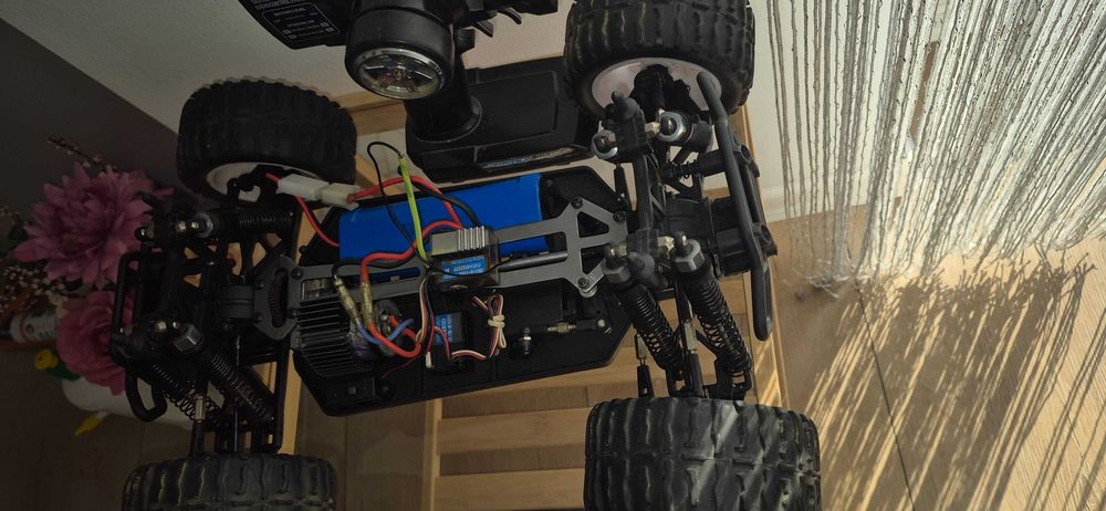 Samochód zdalnie sterowany RC Maverick off road jak na foto.
