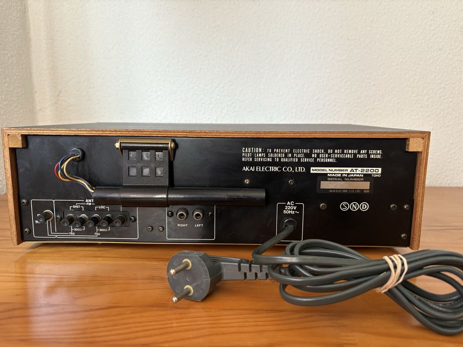 Receiver Akai AT-2200