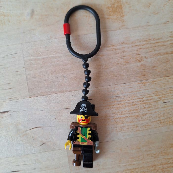 Breloczek lego pirat kapitan Roger brelok
