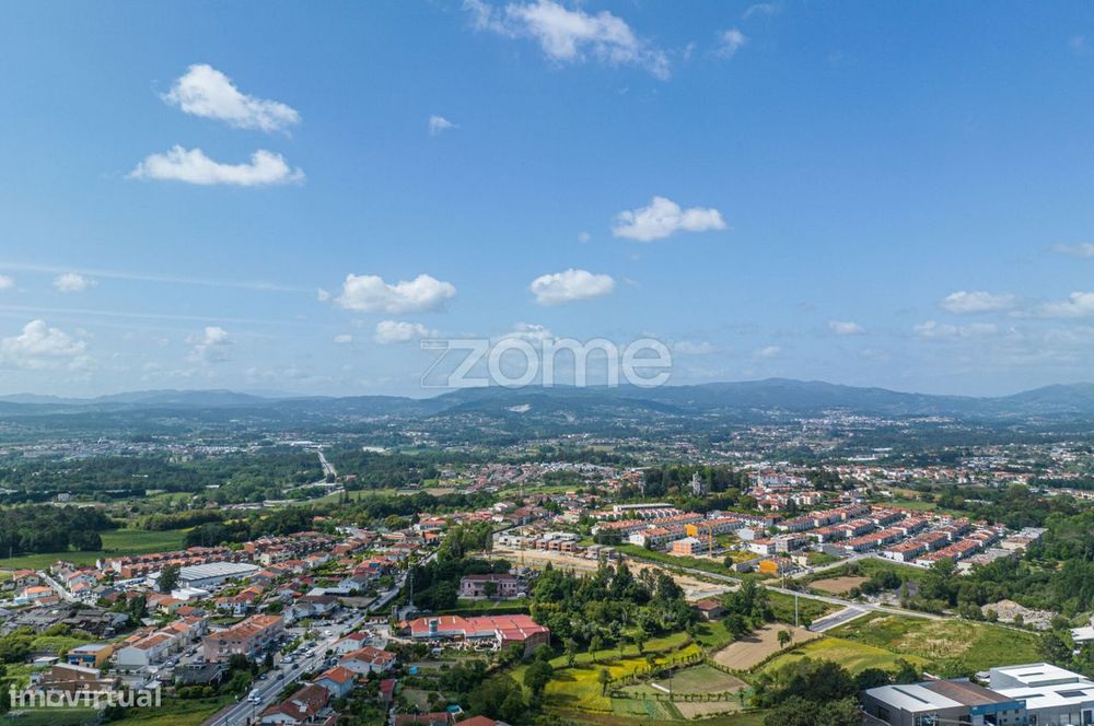 Moradia T5 em Palmeira, Braga